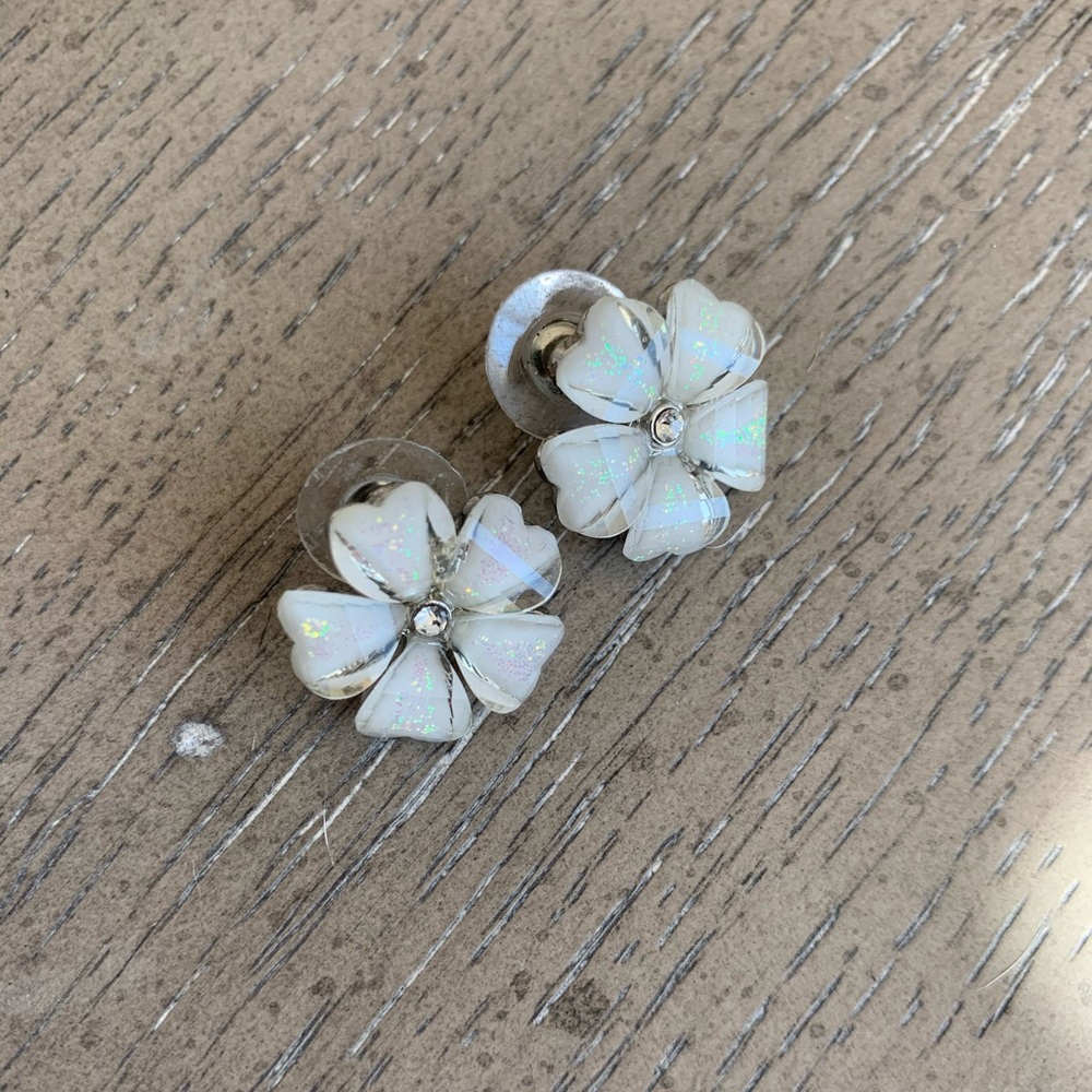Glass Petal Studs - Picture 3 of 3